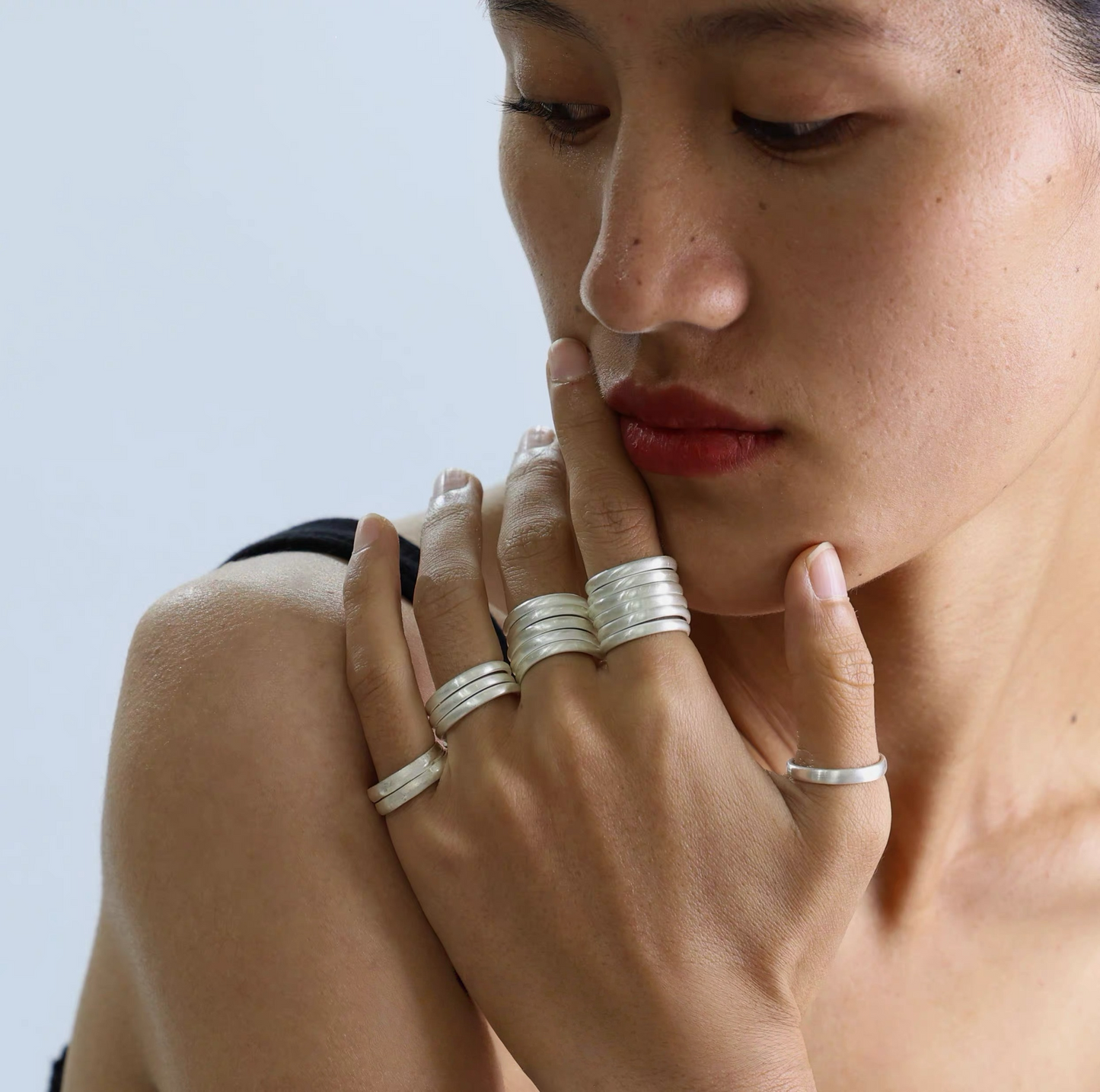 Handcrafted by Yi ethnic group’s made of sterling silver(990) from Daliang Mountain, Sichuan.