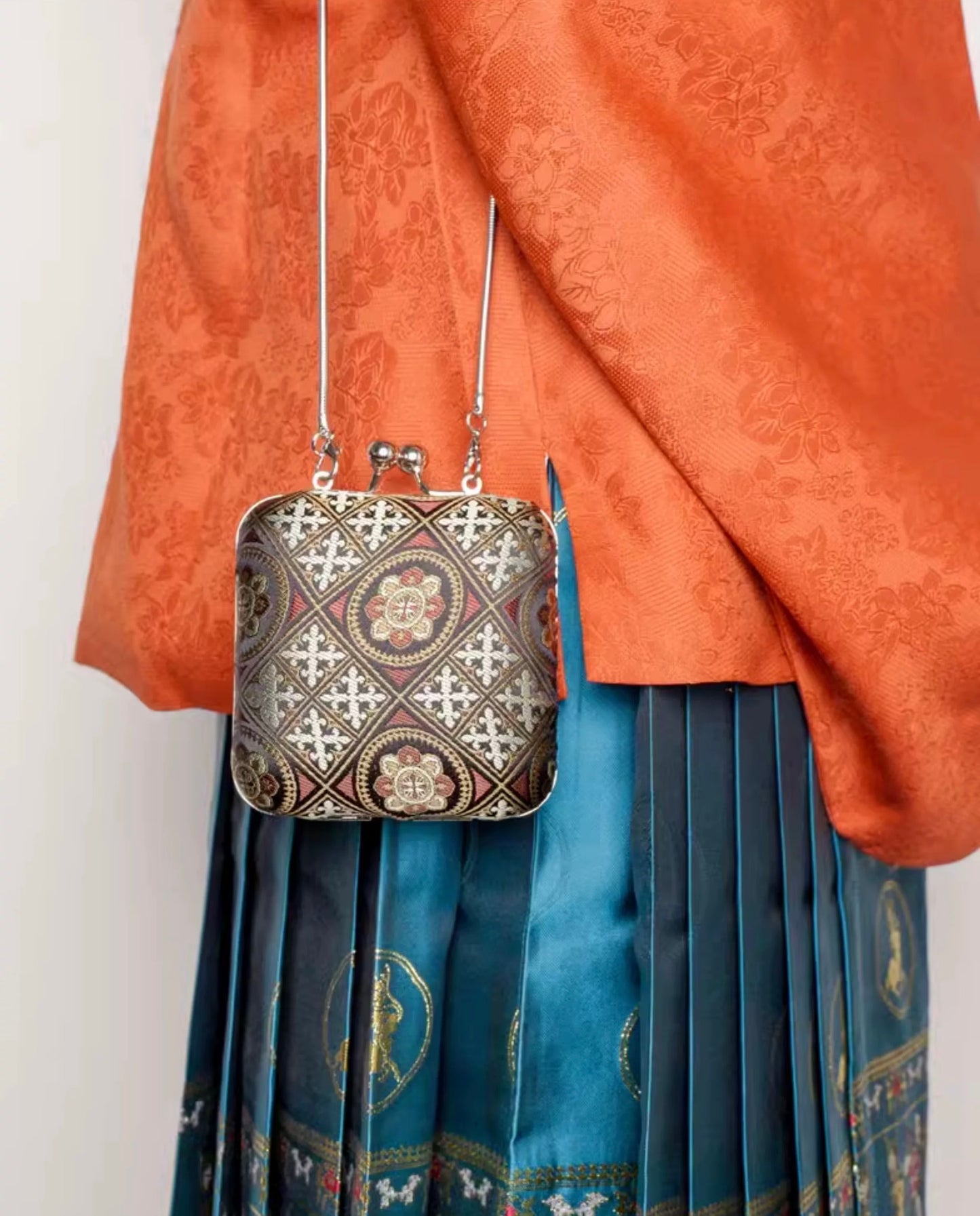 Shu Brocade Clutch Bag pure silk with tradional Chinese patterns