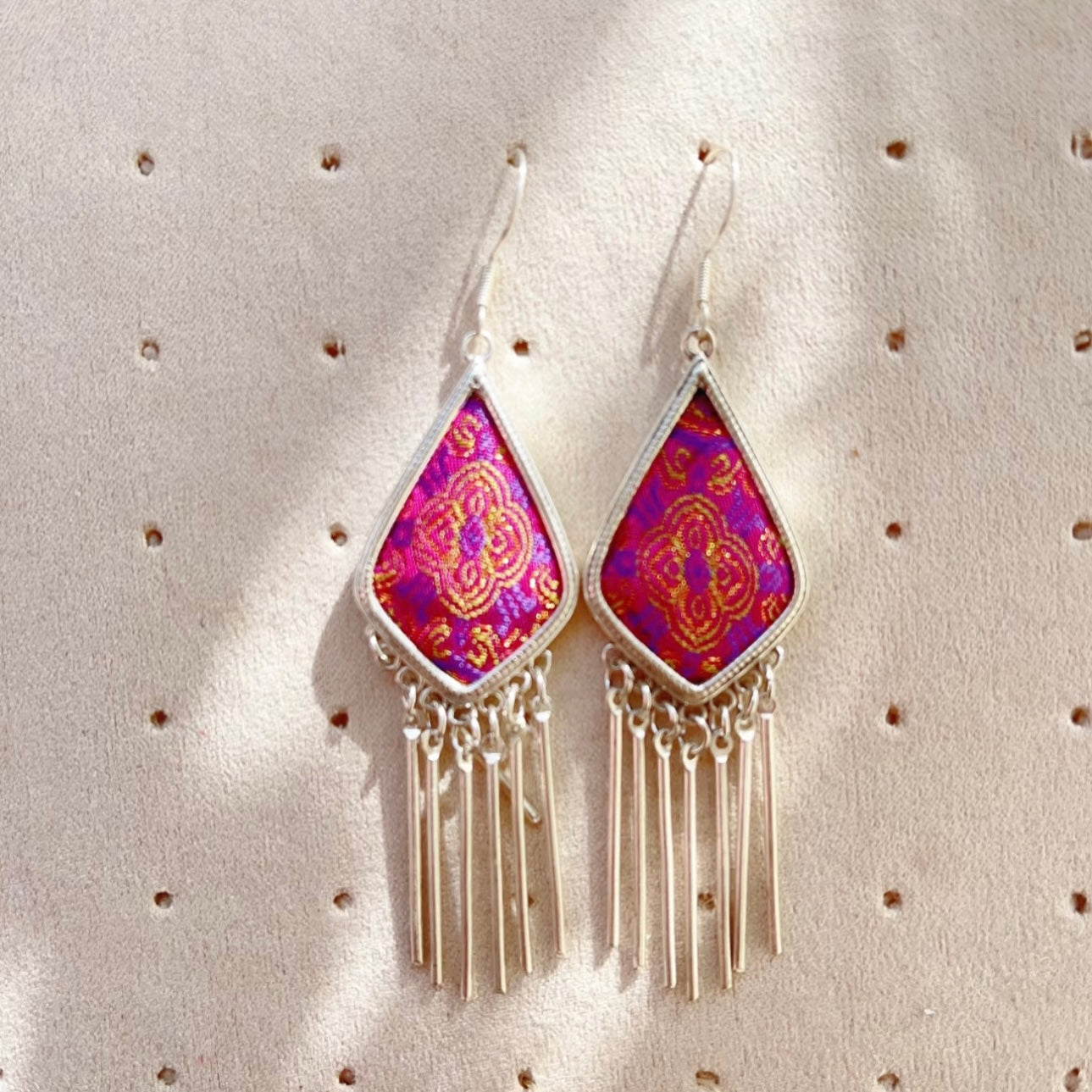 Boucles d'oreilles artisanales avec brocart de Song et argent Miao, cadeau de mode asiatique